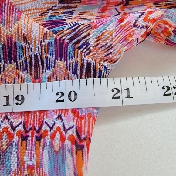 APT 9 V-Neck Sheet Printed Tunic Shirt Size Medium - Picture 5 of 8